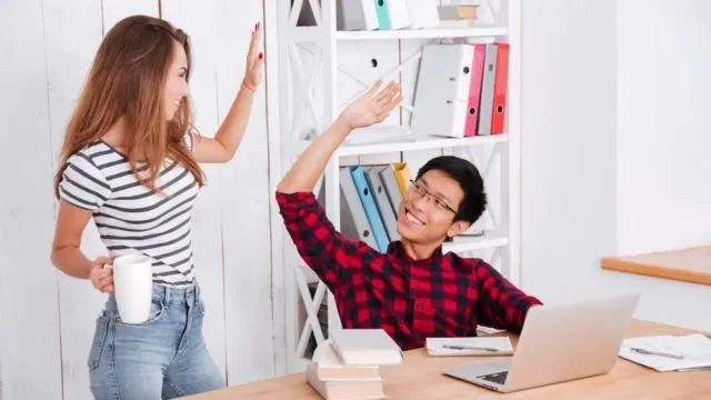Menebak Peluangmu Jadian sama Gebetan Dilihat dari Cara Kalian Bertegur Sapa. Bagaimana Hasilmu? 13