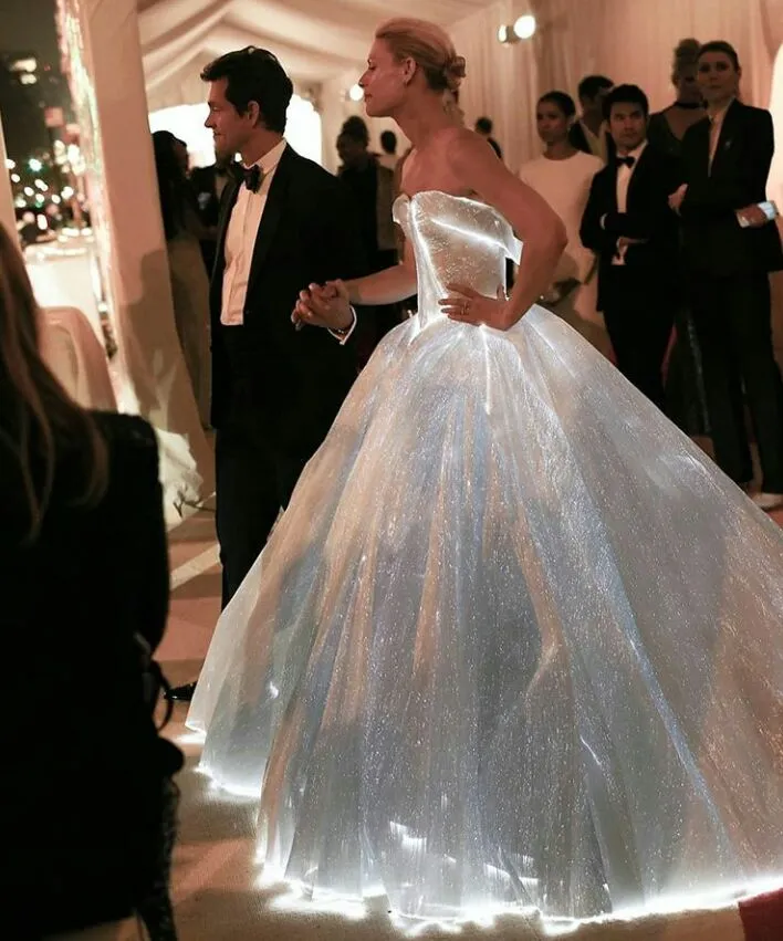 10 Hiasan Rambut Terfenomenal di Ajang Bergengsi Met Gala 2018. Yang Mana Nih, Favoritmu? 22