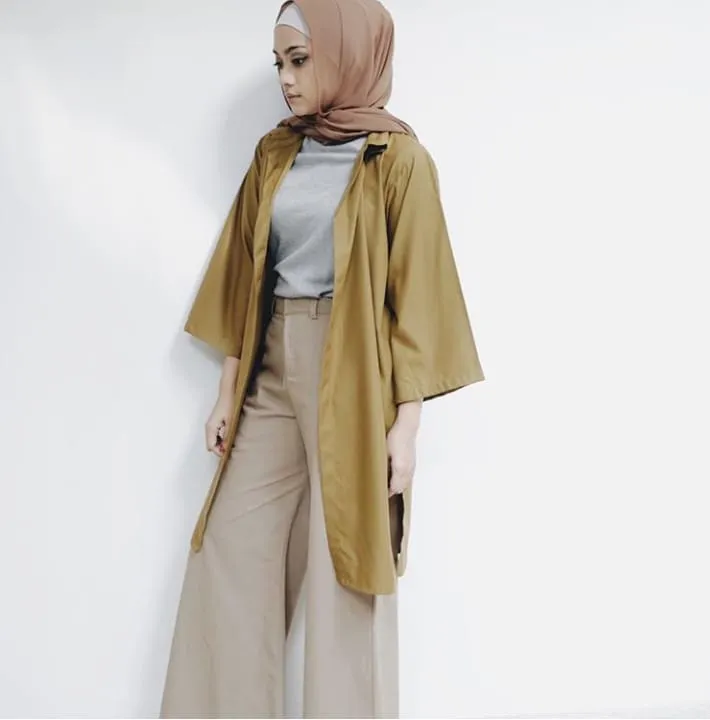 13+ Inspirasi Busana Hijab Simpel Minimalis Ala Ayudia Bing Slamet. Cocok Buatmu yang Anti Ribet 26