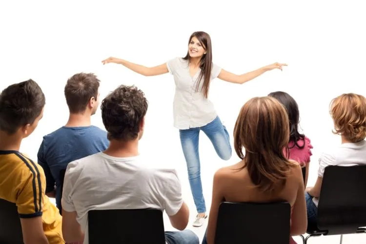 9 Ide Games Seru buat Acara Bukber & Reuni, Biar Nggak Cuma Bengong Saja 16