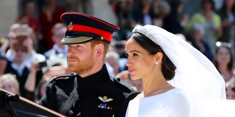 6 Fakta Menarik Seputar Fesyen dan Gaya Memukau Meghan Markle di Hari Pernikahannya yang Penuh Haru