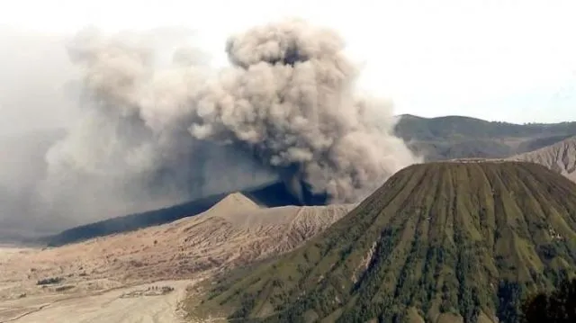 Merapi Erupsi Luapkan Abu, Ini Fakta-Fakta Letusan Freatik yang Wajib Kamu Tahu. Tidak Perlu Panik! 9