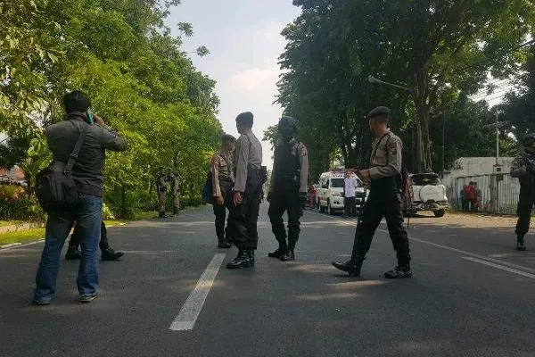 Serangan Bom di Tiga Gereja Surabaya. Ini 4 Bukti Nyata Kita Tidak Takut Melawan Teroris 4
