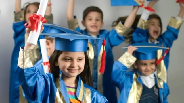 6 Alasan Kenapa Wisuda PAUD Dinilai Kurang Etis. Kemdikbud Bahkan Imbau Acara Ini Tak Dilakukan Lagi 11