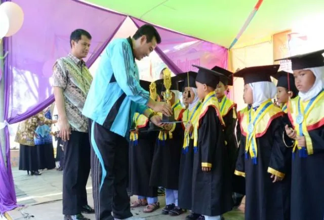 6 Alasan Kenapa Wisuda PAUD Dinilai Kurang Etis. Kemdikbud Bahkan Imbau Acara Ini Tak Dilakukan Lagi 7
