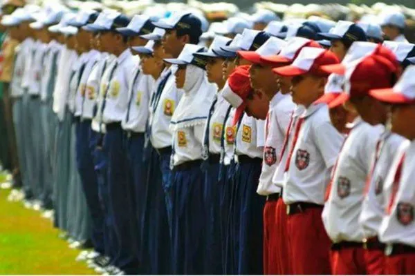 Pro Kontra Kebijakan Zonasi Sekolah Makan Korban, Siswi SMP di Blitar Sampai Bunuh Diri Karenanya 7