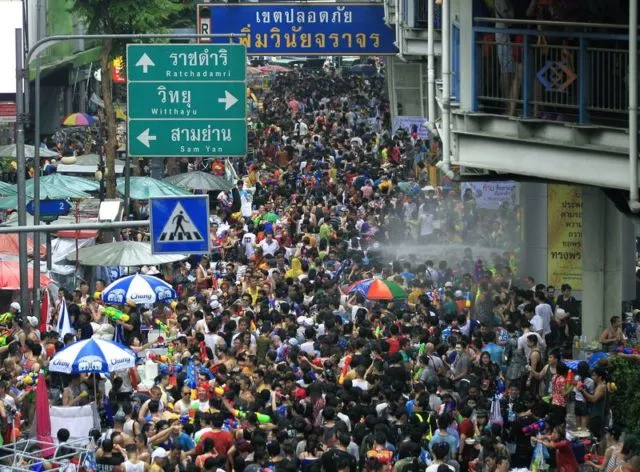 6 Potret Mudik di Negara Lain. Bukan Cuma Indonesia yang Punya Tradisi Pulang Kampung Tiap Tahun 8