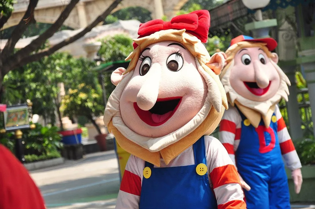 Selain Maskot Ponsel yang Viral, Tengok nih 14 Badut Kocak yang Nggak Kalah Eksis. Hiburan Banget! 3