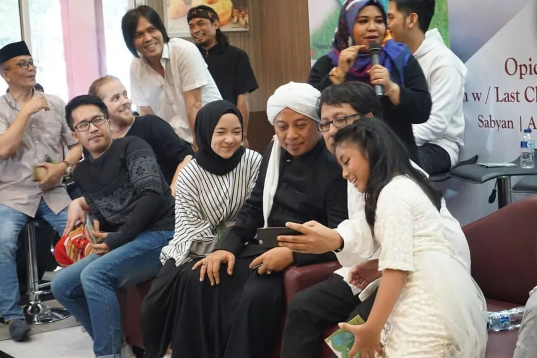Mengenal Lebih Dekat Grup Musik Gambus Sabyan. Sajian Musik Reliji yang Adem Banget Didengarkan 20