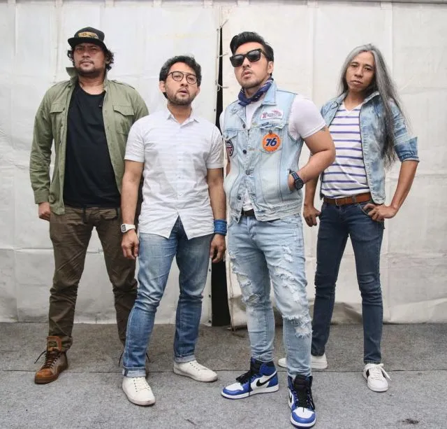 12 Musisi ini Sudah Jarang Muncul di Layar Kaca, Tapi Selalu Bikin Kangen buat Dengerin Lagu-Lagunya 19