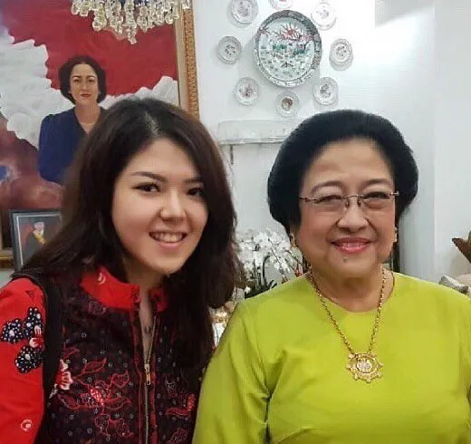 Mantan Artis Cilik Tina Toon Sudah Siap Terjun ke Dunia Politik. Nggak Terasa Kita Sudah Dewasa, Ya? 5