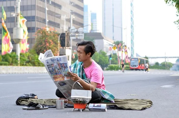 #JakartaSepi, Potret Kota Jakarta Saat Ditinggal Mudik. Saking Sepinya, Sampai Bisa Buat Tiduran 13