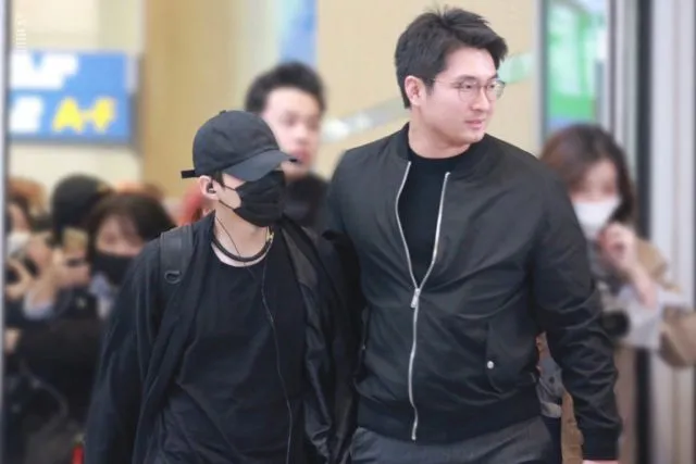 10 Manajer Artis Korea ini Nggak Kalah Mencuri Perhatian Lho. Hati-Hati, Kamu Bisa Hilang Fokus~ 15
