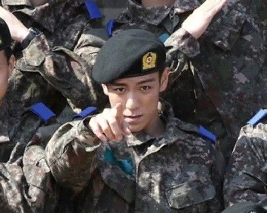 16 Foto Oppa Korea yang Lagi Wamil ini Bisa Bikin Cewek Lupa Kedip. Lucunya Nggak Wajar Banget, Duh~ 19