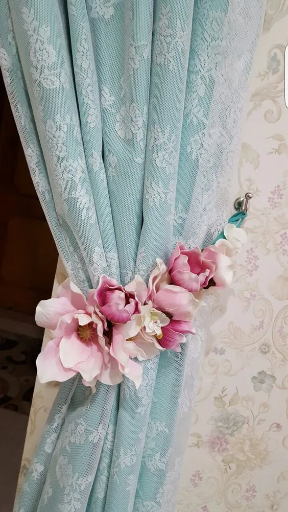 19+ Ide Tied Back Alias Pengikat Tirai yang Ciamik Ini Sayang Banget Kamu Lewatkan. Biar Dekor Rumah Jadi Nggak Membosankan 23