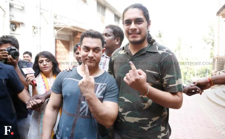 8 Potret Anak-Anak para Bintang Legendaris Bollywood. Kecenya Nggak Kalah sama Orangtuanya, Ya? 13