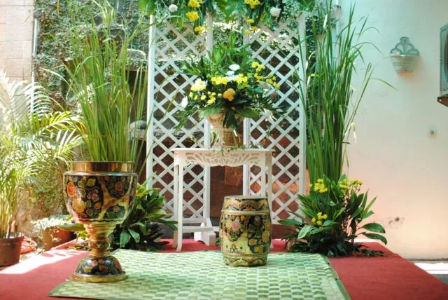 14+ Ide Dekorasi Siraman di Halaman Rumah, Sedap Dipandang Sekaligus Tidak Makan Tempat 20