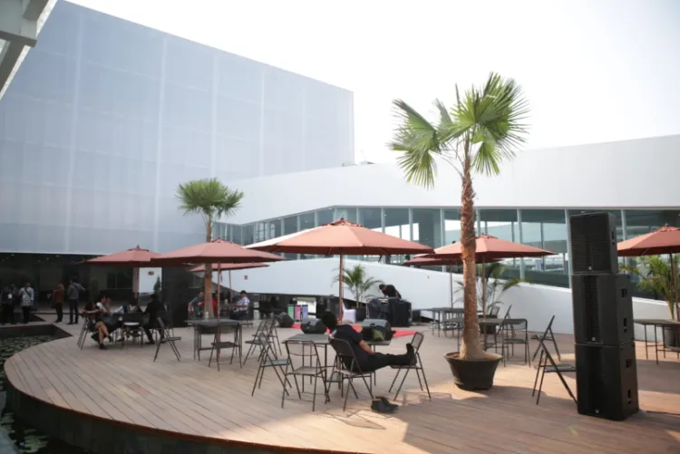 Potret Bandara Baru Ahmad Yani di Semarang yang Sudah Dibuka. Tampilannya Megah dan Elegan 8
