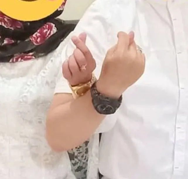 'Tragedi' Foto Lebaran Keluarga Kayak Gini Harusnya sih Nggak Ada. Makanya, Jangan Dipaksa Ikut Gaya 6