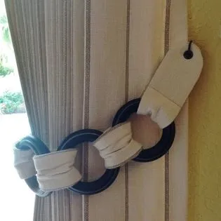 19+ Ide Tied Back Alias Pengikat Tirai yang Ciamik Ini Sayang Banget Kamu Lewatkan. Biar Dekor Rumah Jadi Nggak Membosankan 30