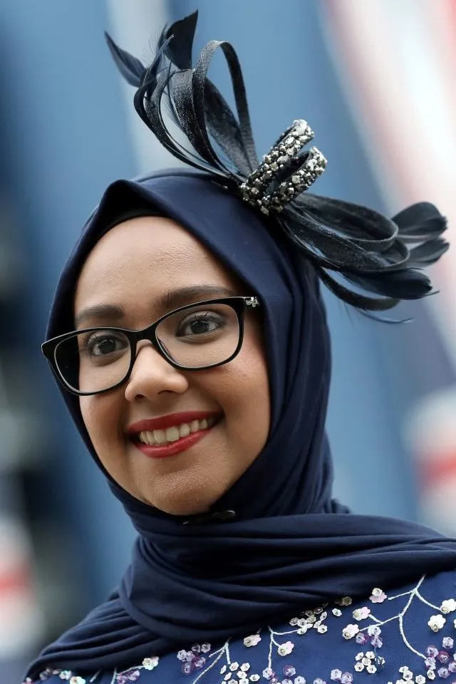 Deretan Topi Paling Spektakuler di Acara Royal Ascot 2018, Tradisi Pacu Kuda Megah Kerajaan Inggris 39