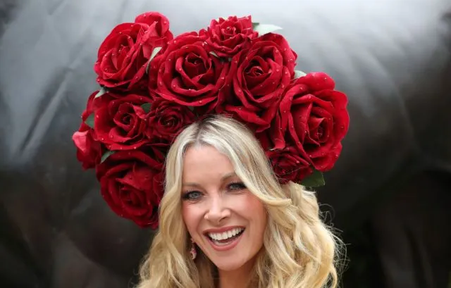 Deretan Topi Paling Spektakuler di Acara Royal Ascot 2018, Tradisi Pacu Kuda Megah Kerajaan Inggris 35