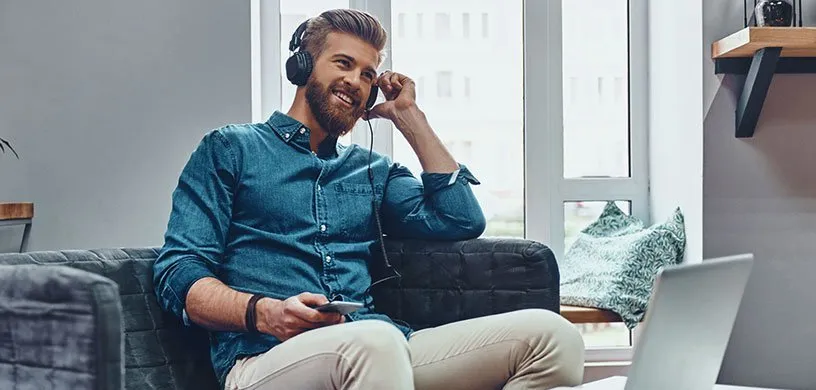 4 Alasan Kenapa Orang Berhenti Mendengar Lagu Baru di Usia 30. Malah Lebih Pilih Lagu-Lagu Nostalgia
