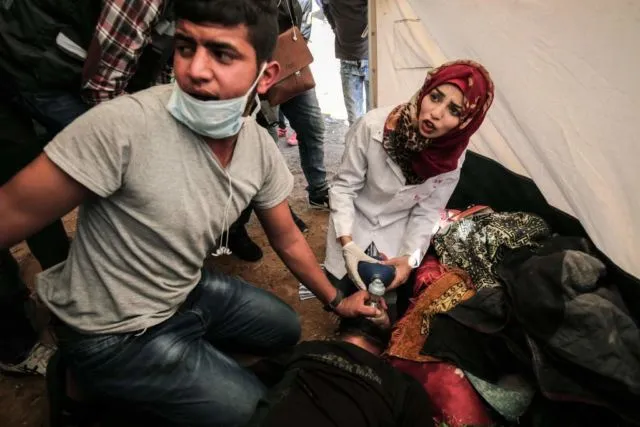 6 Hal Baik yang Bisa Kamu Petik dari Razan al Najjar, Relawan Muda yang Tewas Tertembak di Jalur Gaza 11