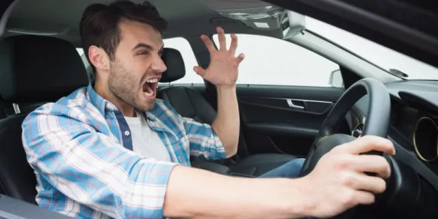 5 Alasan Kenapa Orang Mudah Tersulut Emosi Saat Berkendara di Jalan Raya, Kayak Pria di Tol ini 8