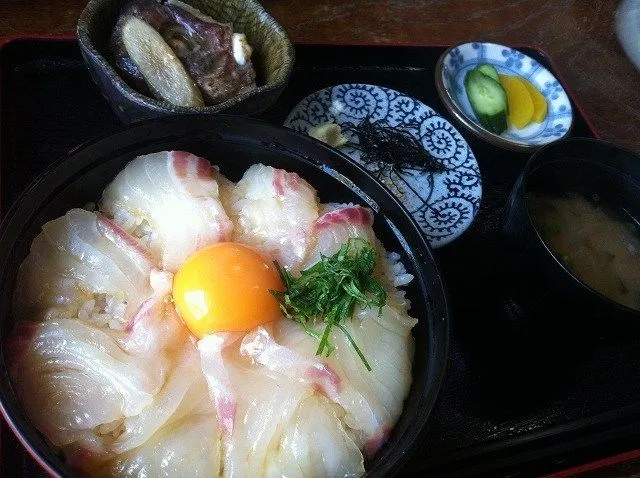 4 Alasan Orang di Negara Ini Doyan Banget Makan Telur Mentah. Katanya Telur di Sana Paling Aman 5