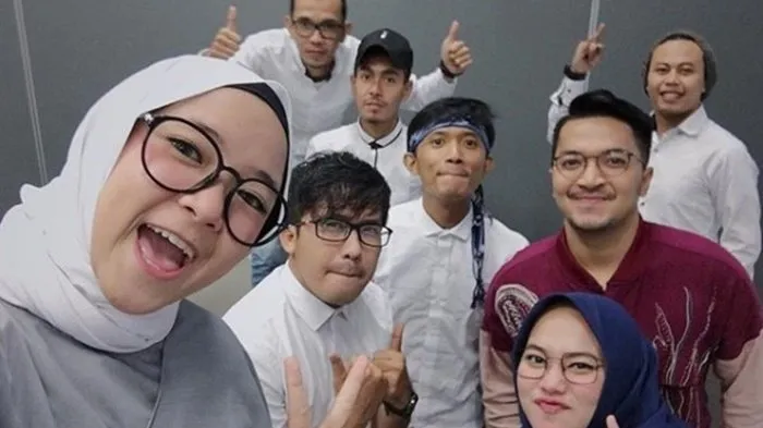 Mengenal Lebih Dekat Grup Musik Gambus Sabyan. Sajian Musik Reliji yang Adem Banget Didengarkan 15