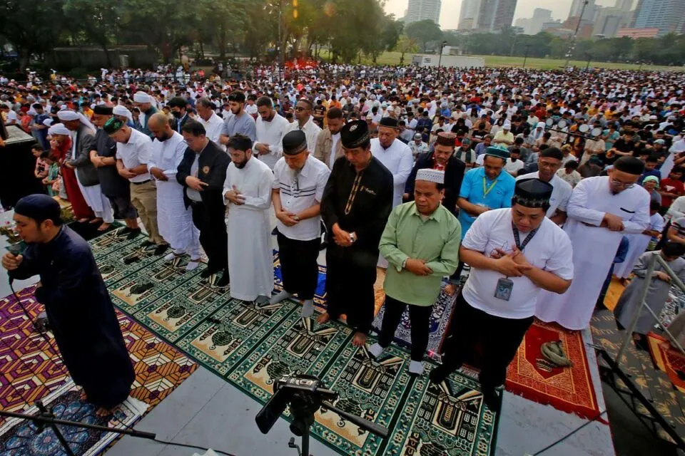 Begini 10+ Potret Tradisi Perayaan Idul Fitri di Berbagai Belahan Dunia. Duh Jadi Kangen Suasana Lebaran Dulu 18 idul fitri di filipina 2023
