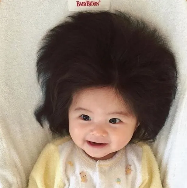 Gemesin Banget, 15 Potret Bayi dengan Rambutnya yang Super Lebat. Pas Hamil Ibunya Ngidam Apa, Ya? 18