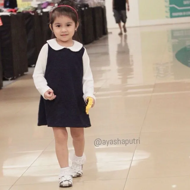 13 Padanan Kece untuk Si Kecil Saat Hangout. Bikin Makin Lucu dan Instagramable Gitu 16