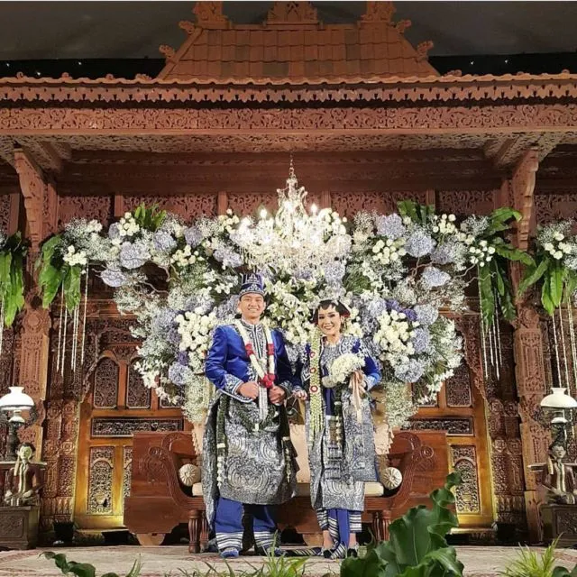 13+ Kumpulan Pengantin Jawa Memakai Kebaya Beledu. Tampak Mriyayeni Bak Pasangan Ningrat 21