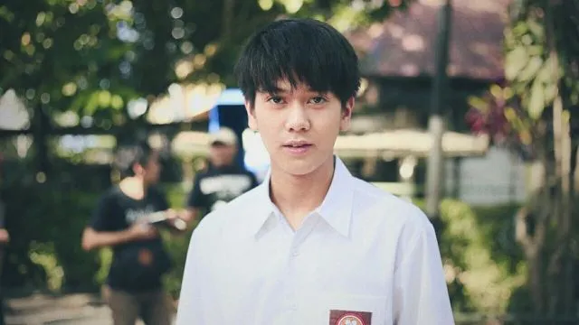 Dari Ario Bayu di 22 Menit sampai Fedi Nuril di AAC, 8 Cowok Inilah Definisi Ganteng Indonesia Banget 16