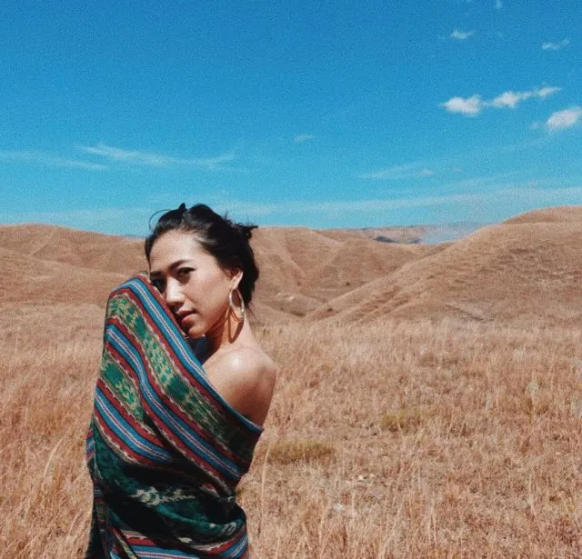 14 Aksesoris Kece Buat Cewek Saat Traveling. Biar Hits dan Nggak Gitu-gitu Aja! 22