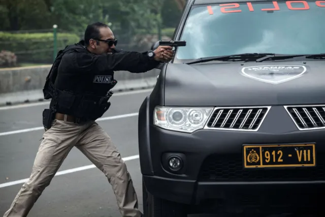 Dari Ario Bayu di 22 Menit sampai Fedi Nuril di AAC, 8 Cowok Inilah Definisi Ganteng Indonesia Banget 9