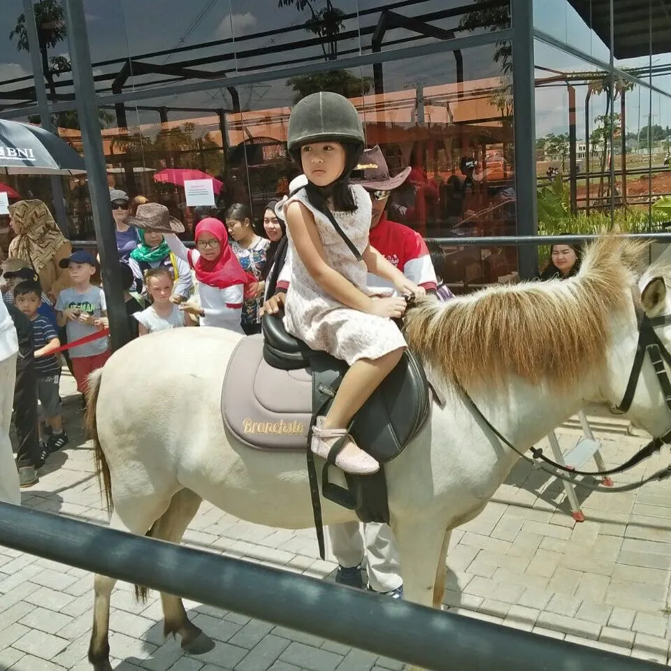 Kenalan sama Mikhayla, Yuk! Putri Sulung Nia Ramadhani yang Cantiknya Saingan dengan sang Ibu 15