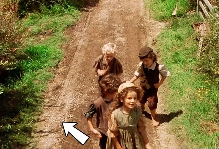 11 Kesalahan 'Sepele' dalam Film Sekelas Hollywood yang Bikin Kita Heran. Kok Bisa Lolos Editan, Ya? 13