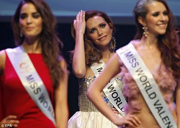 Angela Ponce, Seorang Transgender Pertama yang Bakal Ikut Kontes Miss Universe. Siapa sih Dia? 15