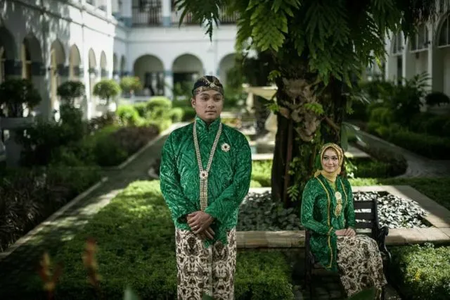 13+ Kumpulan Pengantin Jawa Memakai Kebaya Beledu. Tampak Mriyayeni Bak Pasangan Ningrat 23