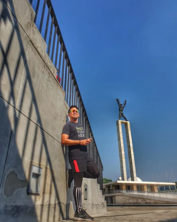 10 Foto Taman Lapangan Banteng yang Instagramable Banget. Cocok Buat Menunggu Senja di Jakarta! 12