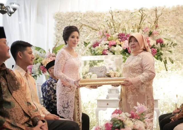Lamaran Serba Pastel Ala Tasya Kamila dan Randi Bachtiar. Manis, Ramah dan Penuh Kehangatan 23