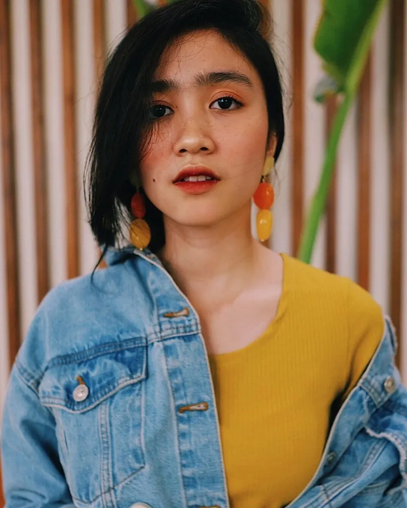 13 Artis yang Ikutan Pakai Makeup Freckles, Bahkan Ada yang Aslinya Gitu. Seger Banget Nggak Sih? 18