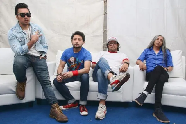 Secara Nggak Langsung, 8 Lagu ini Diprediksi Bisa Bikin Kamu Jadi Orang yang Boros. Bahaya Juga, Ya! 13
