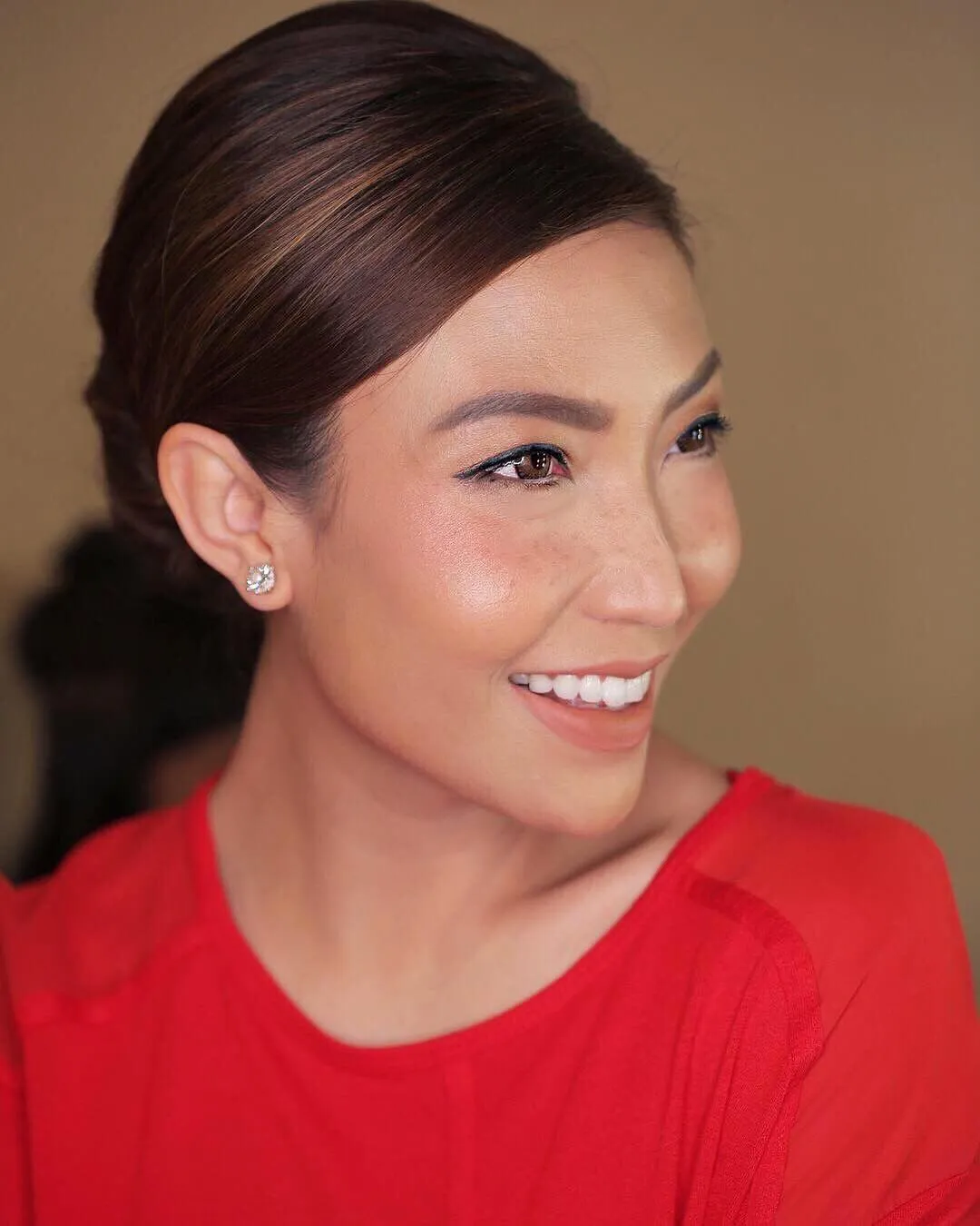 13 Artis yang Ikutan Pakai Makeup Freckles, Bahkan Ada yang Aslinya Gitu. Seger Banget Nggak Sih? 26
