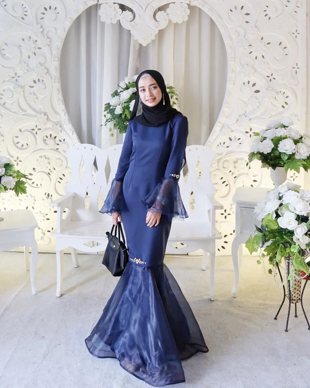 Bukan Cuma Jilbab Bawal, 9 Tren Fesyen dengan Nama Nyeleneh ini Juga Nggak Kalah Viral. Cobain, ah~ 18