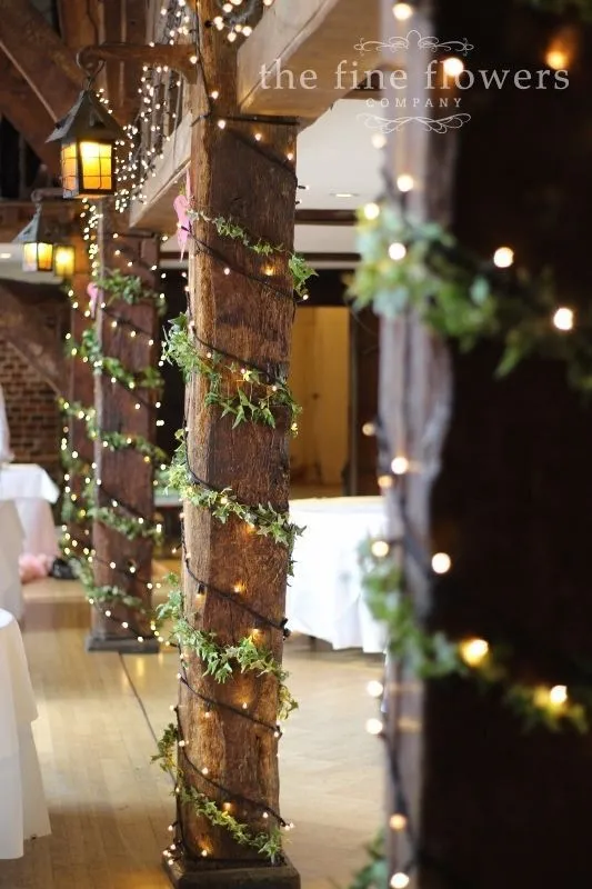 12+ Inspirasi Indoor Lighting untuk Resepsi Pernikahanmu. Biar Kata Dekorasi Minimal, Pencahayaan Tetap Maksimal! 19