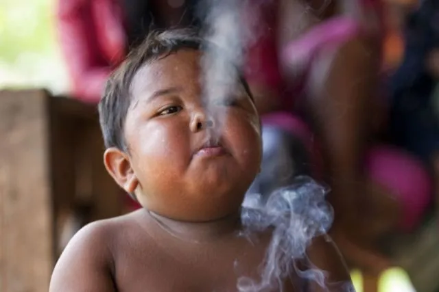 Miris, Indonesia Ternyata 'Surganya' Perokok Muda. Bahkan Banyak yang Diajari Langsung oleh Orangtua 6